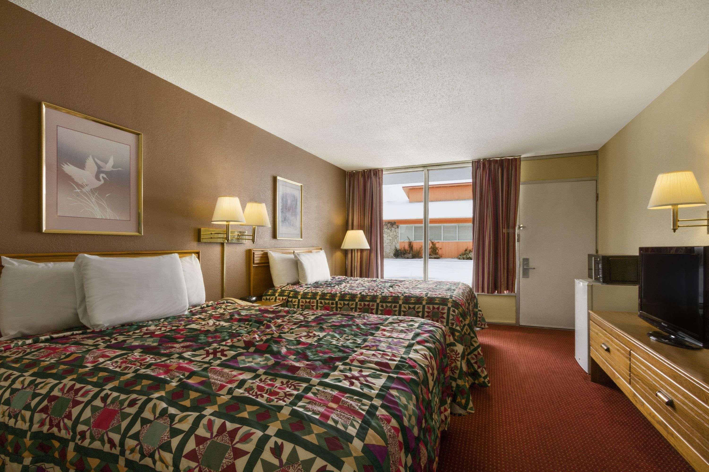 Days Inn By Wyndham White House Eksteriør billede